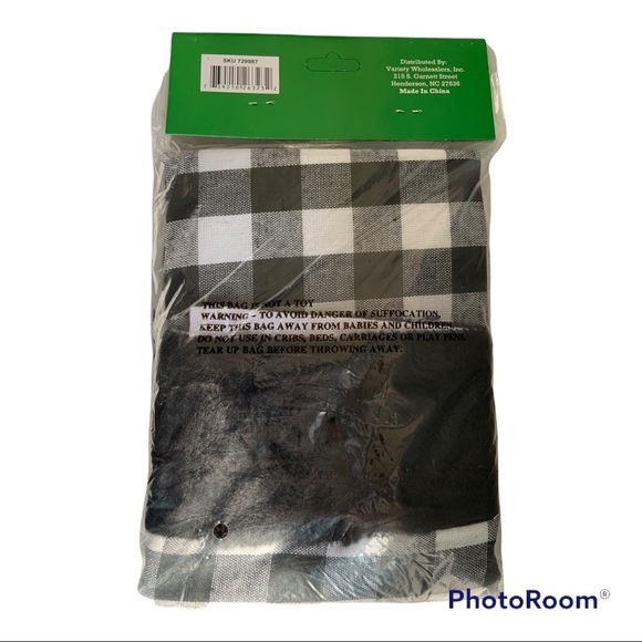 Chair Covers Santa Hat Buffalo Check Snowflake Set of 4 Black White Check - Picture 5 of 8